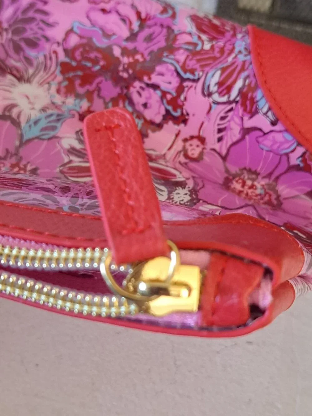 Lilly Pulitzer Printed Floral Makeup Bag Pouch Red Faux Leather Zipper Closure